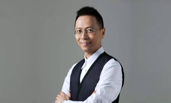 顾言忠意气风发的点点头，立刻说道：就按辰儿你说的办。